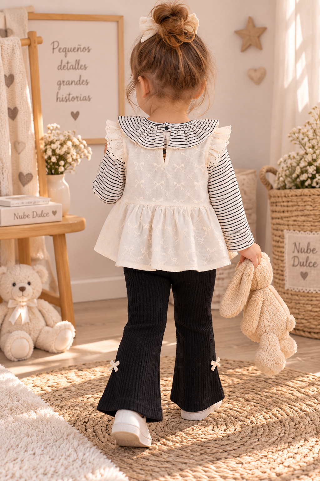 Conjunto Infantil 3 Piezas “Dulce Encanto” – Blusa Bordada, Chaleco y Pantalón Campana